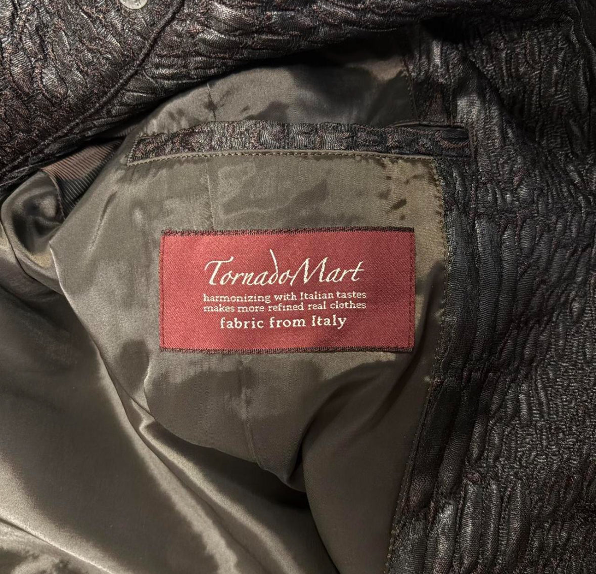 Tornado Mart alligator textured vampire light overcoat
