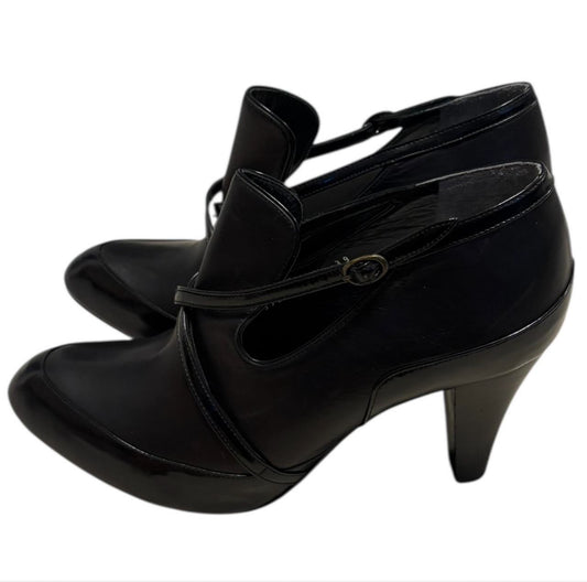 Alfredo Bannister black leather heeled boots