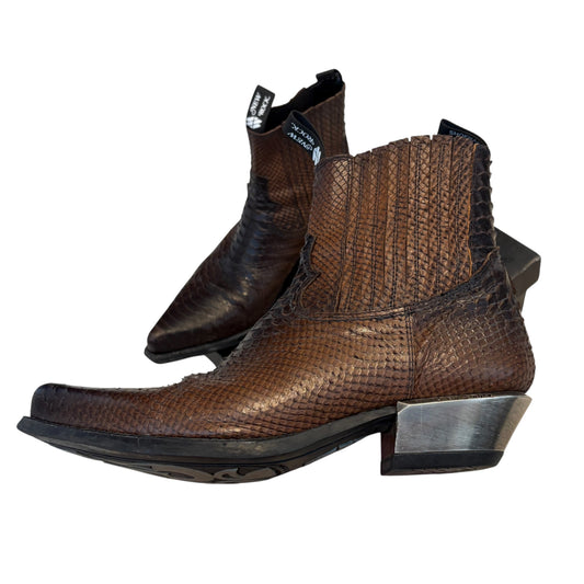 New Rock embossed alligator python textured leather steel heel Cuban boots